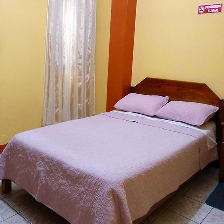 Hostal Leon Dormido Puerto Baquerizo Moreno Εξωτερικό φωτογραφία