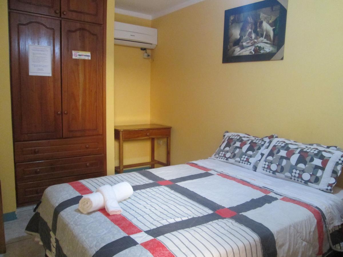 Hostal Leon Dormido Puerto Baquerizo Moreno Εξωτερικό φωτογραφία