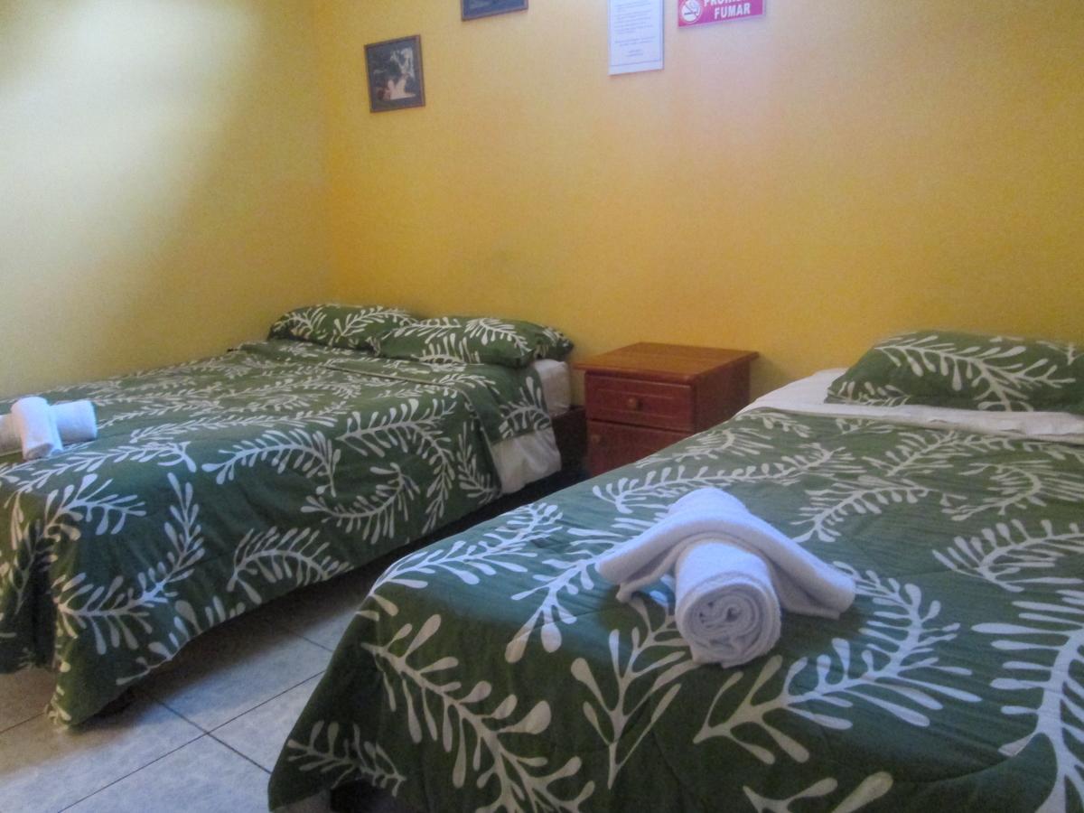 Hostal Leon Dormido Puerto Baquerizo Moreno Εξωτερικό φωτογραφία