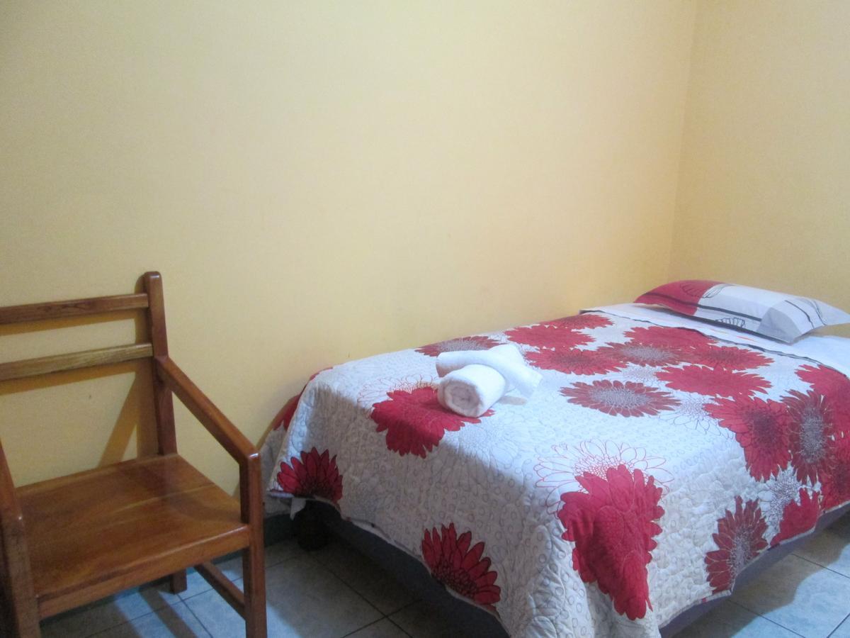 Hostal Leon Dormido Puerto Baquerizo Moreno Εξωτερικό φωτογραφία