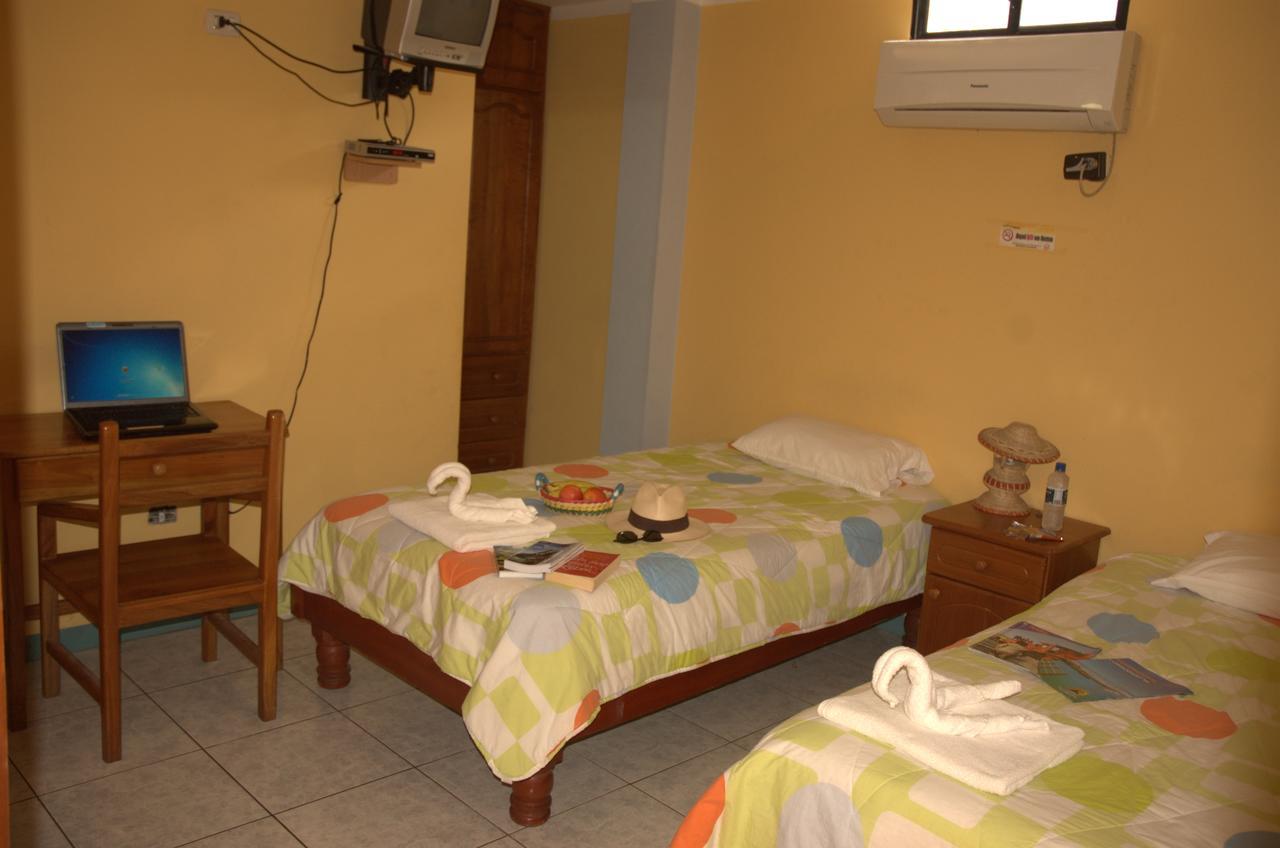 Hostal Leon Dormido Puerto Baquerizo Moreno Εξωτερικό φωτογραφία