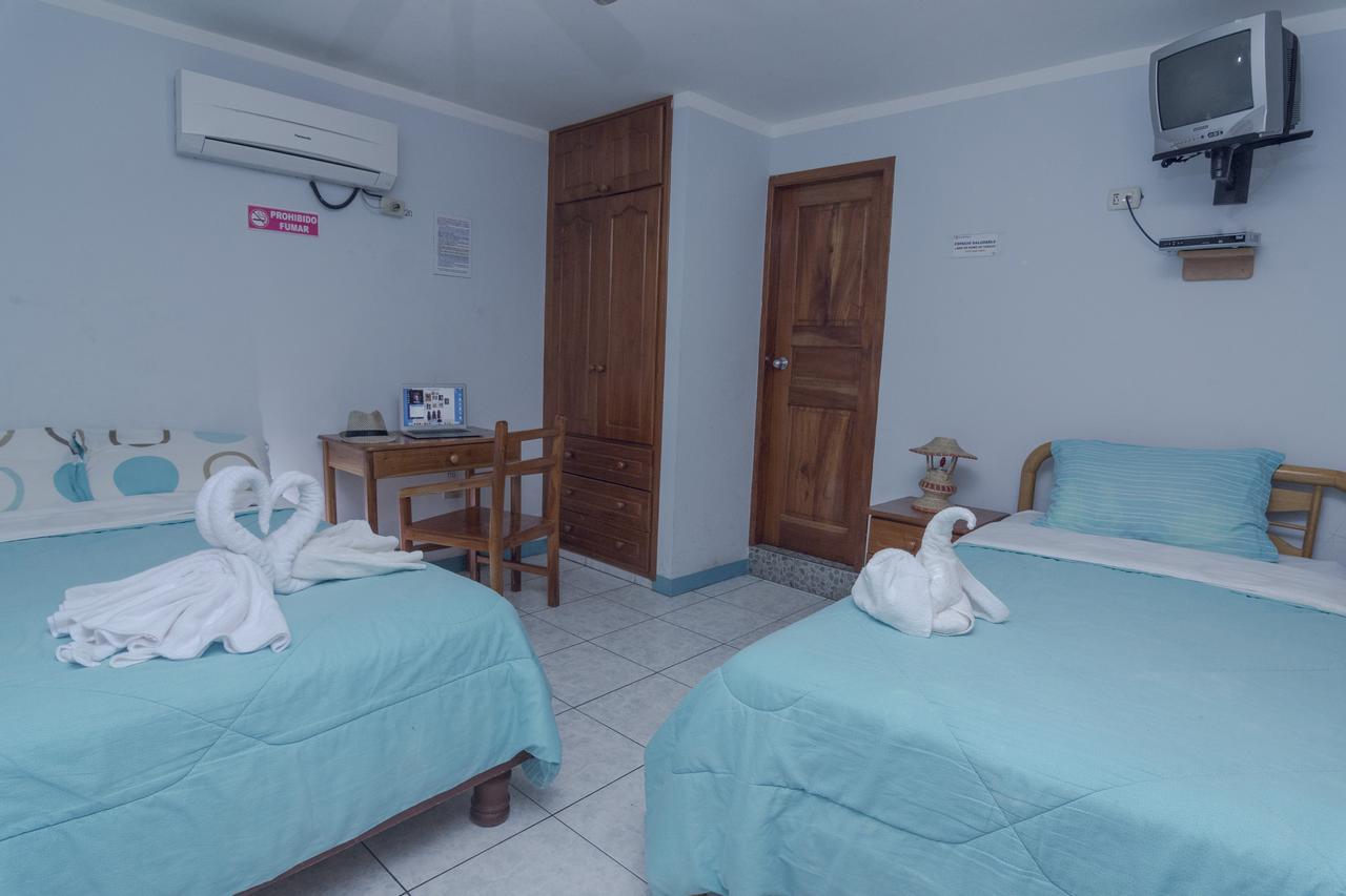 Hostal Leon Dormido Puerto Baquerizo Moreno Εξωτερικό φωτογραφία