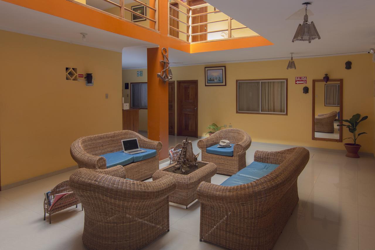 Hostal Leon Dormido Puerto Baquerizo Moreno Εξωτερικό φωτογραφία