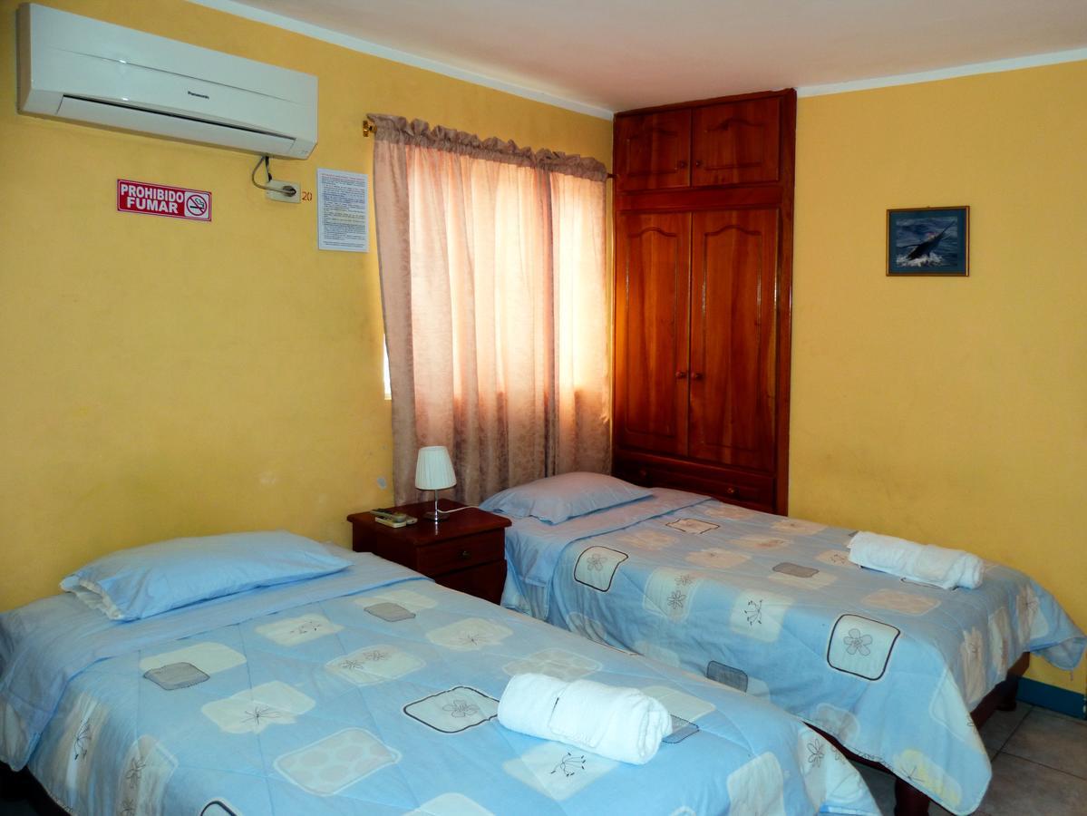 Hostal Leon Dormido Puerto Baquerizo Moreno Εξωτερικό φωτογραφία
