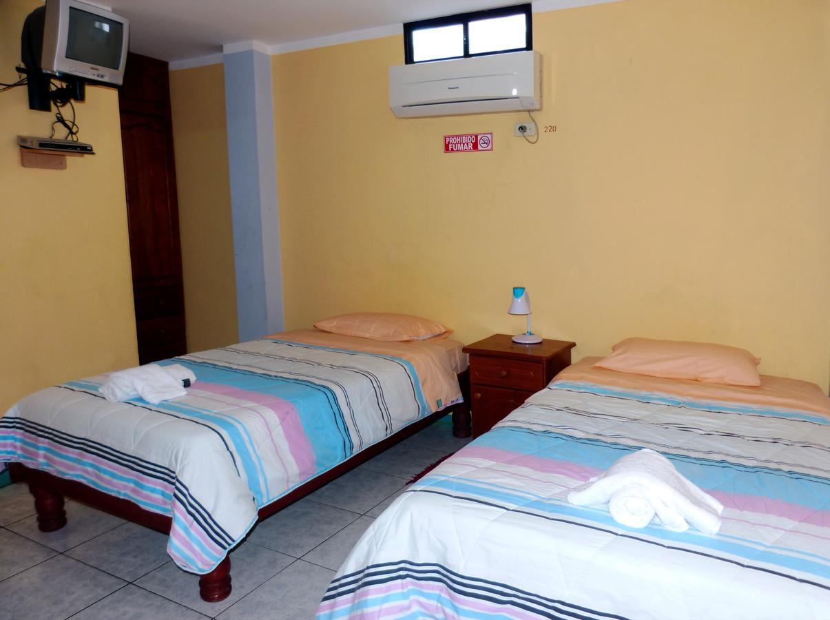 Hostal Leon Dormido Puerto Baquerizo Moreno Εξωτερικό φωτογραφία