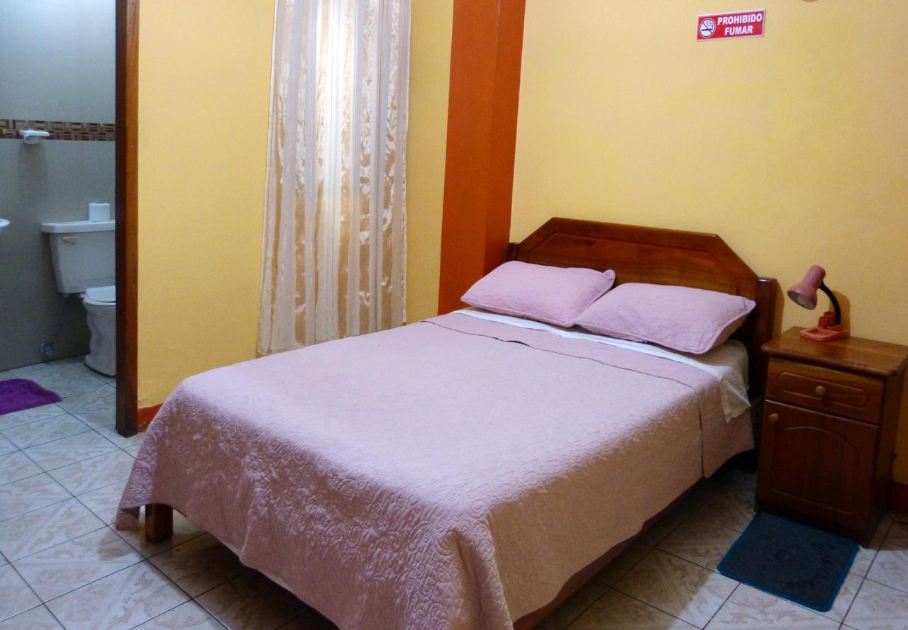 Hostal Leon Dormido Puerto Baquerizo Moreno Εξωτερικό φωτογραφία